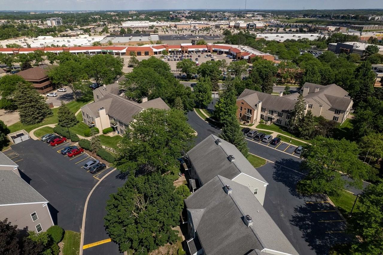 High Point Commons Apartments - Photo 6 of 34