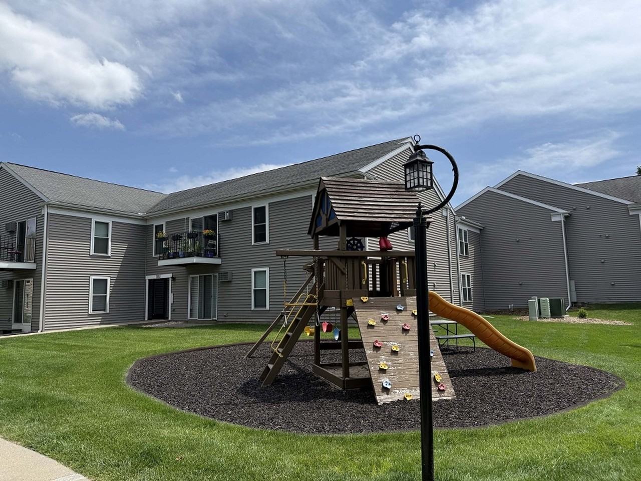 High Point Commons Apartments - Photo 7 of 34