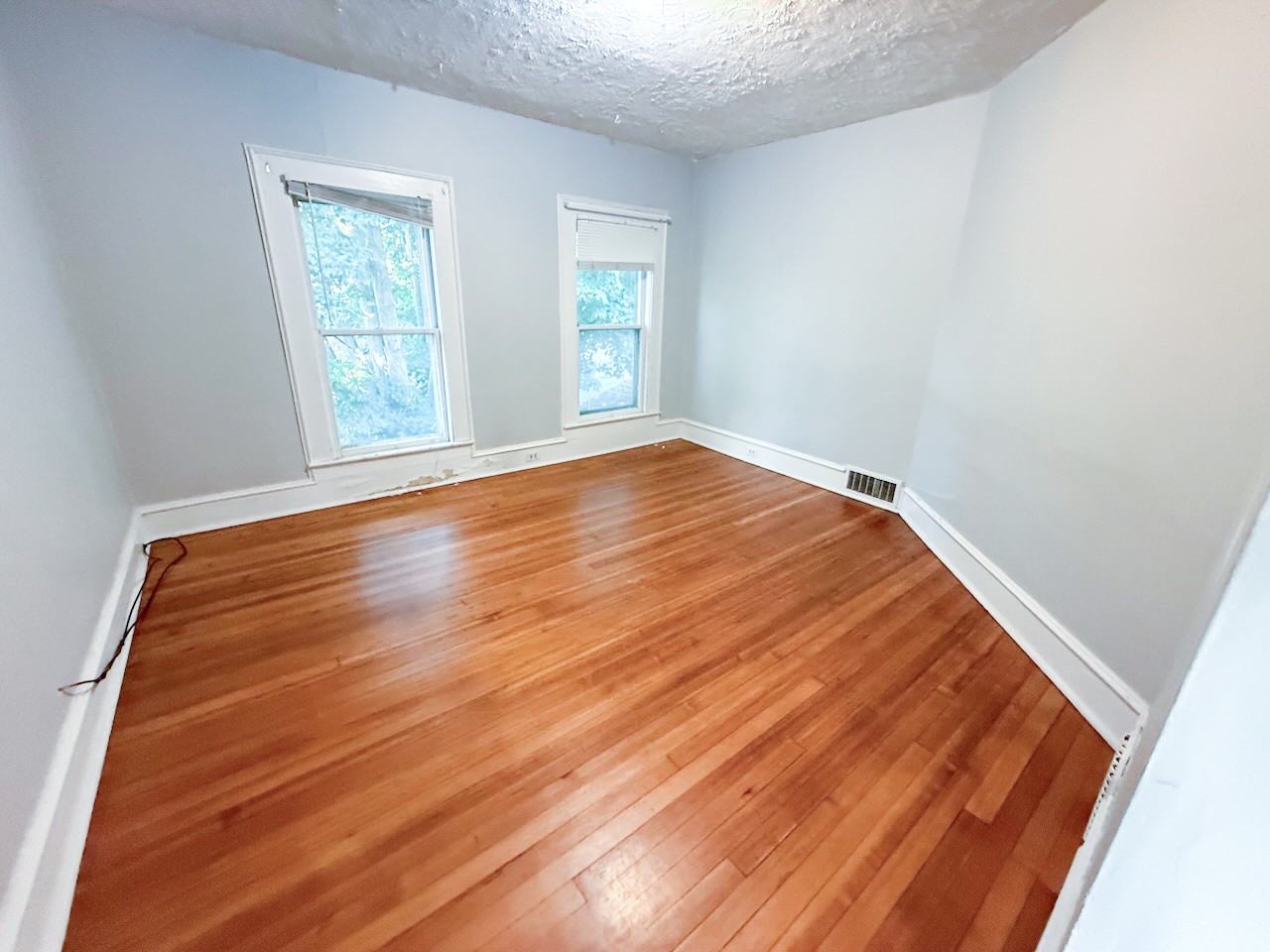306 W 3rd St #2 - Photo 7 of 20