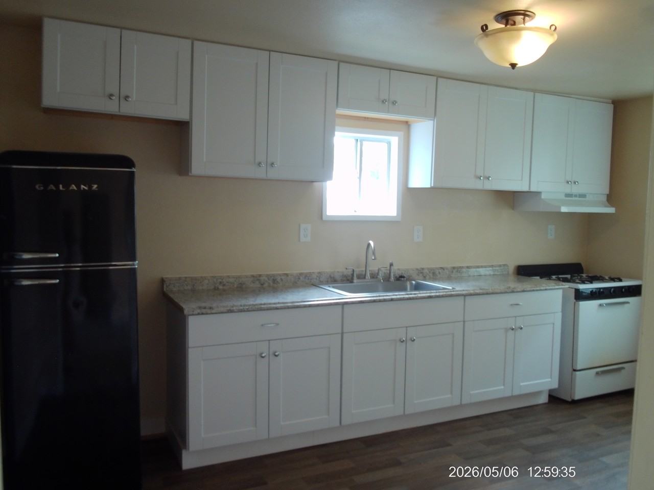 5553 Feather River Blvd - Photo 4 of 8