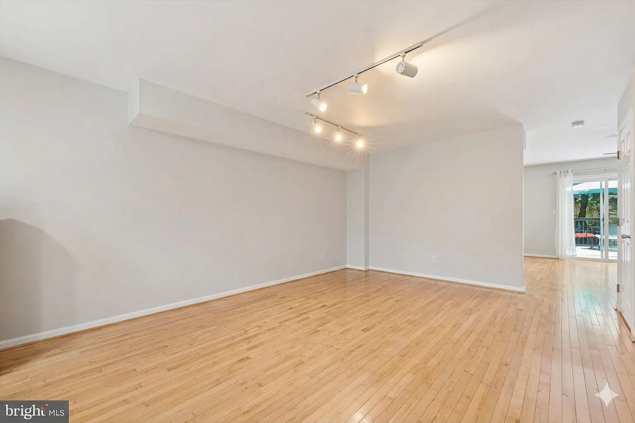 606 Coates Ln #1 - Photo 2 of 20