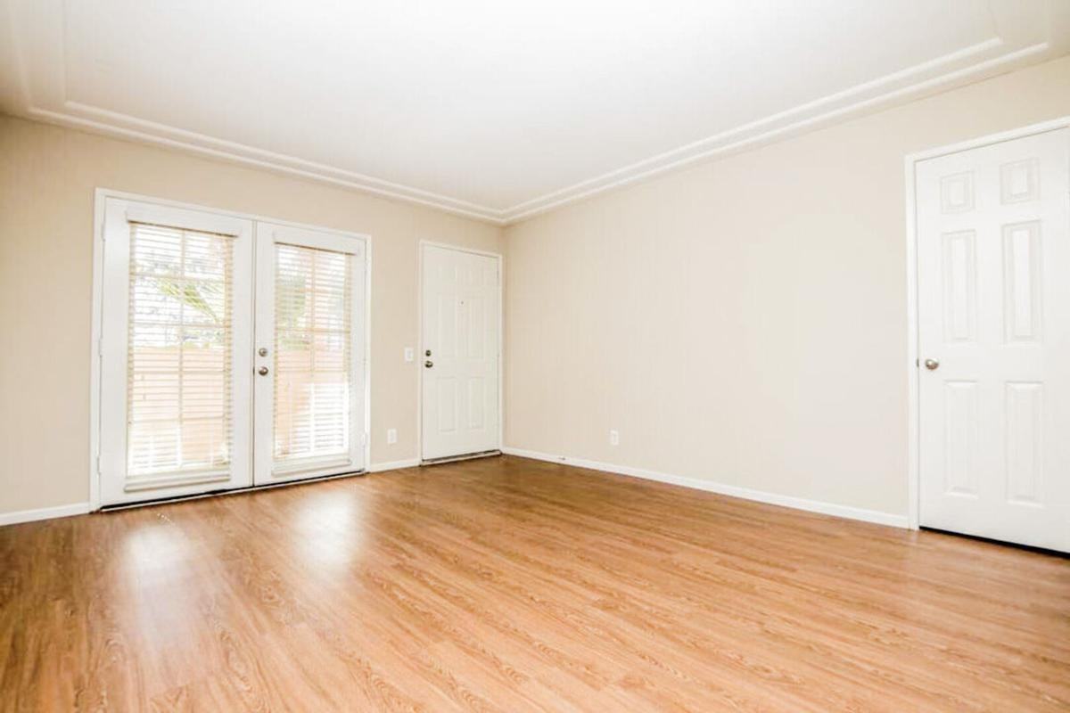 8148 Genesee Ave - Photo 2 of 50