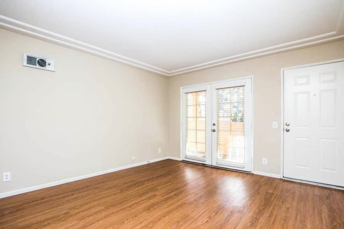 8148 Genesee Ave - Photo 5 of 50