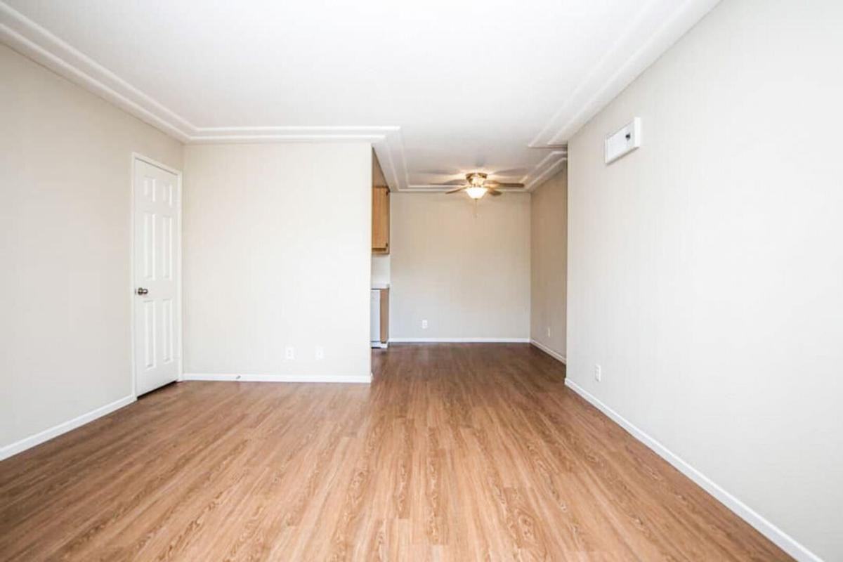 8148 Genesee Ave - Photo 6 of 50