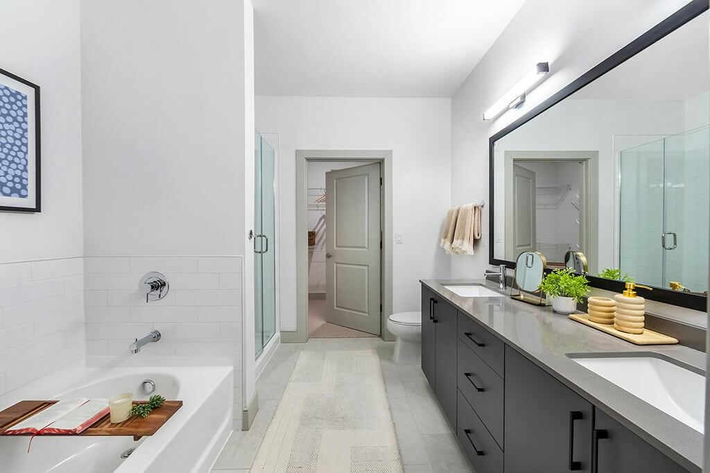 8940 Research Boulevard - Photo 4 of 30