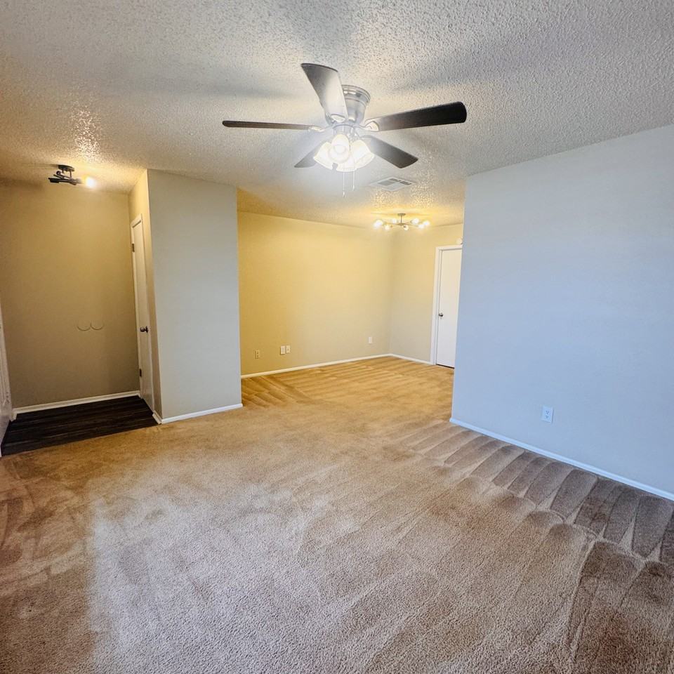 6824 Camden Ln - Photo 4 of 15