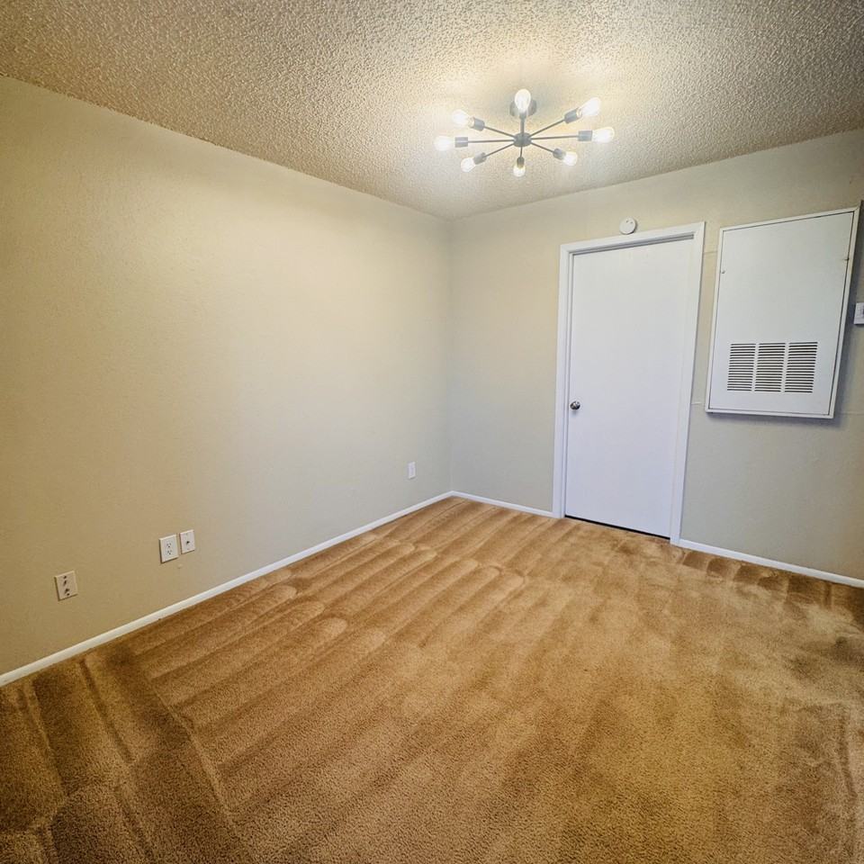 6824 Camden Ln - Photo 5 of 15