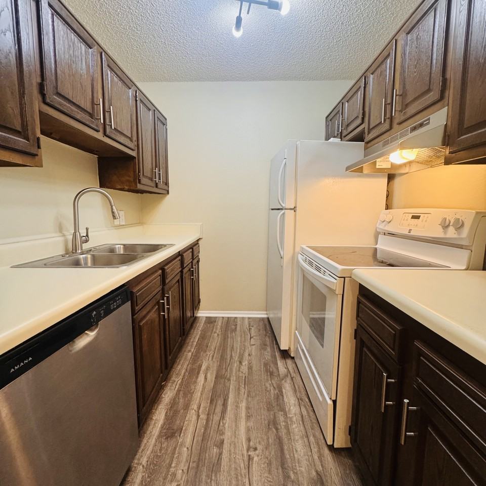 6824 Camden Ln - Photo 7 of 15