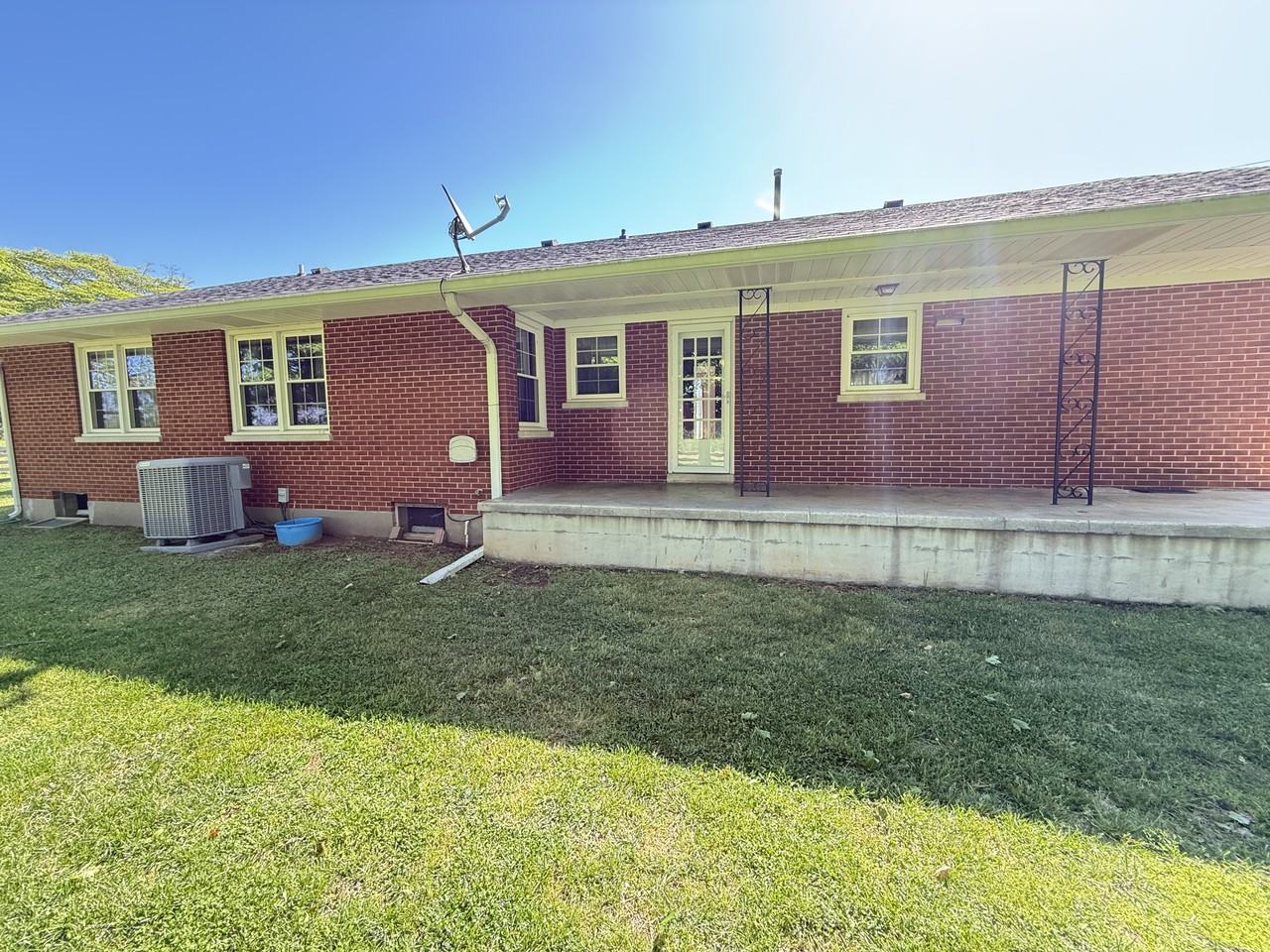 6583 New Jackson Hwy #1 - Photo 2 of 25