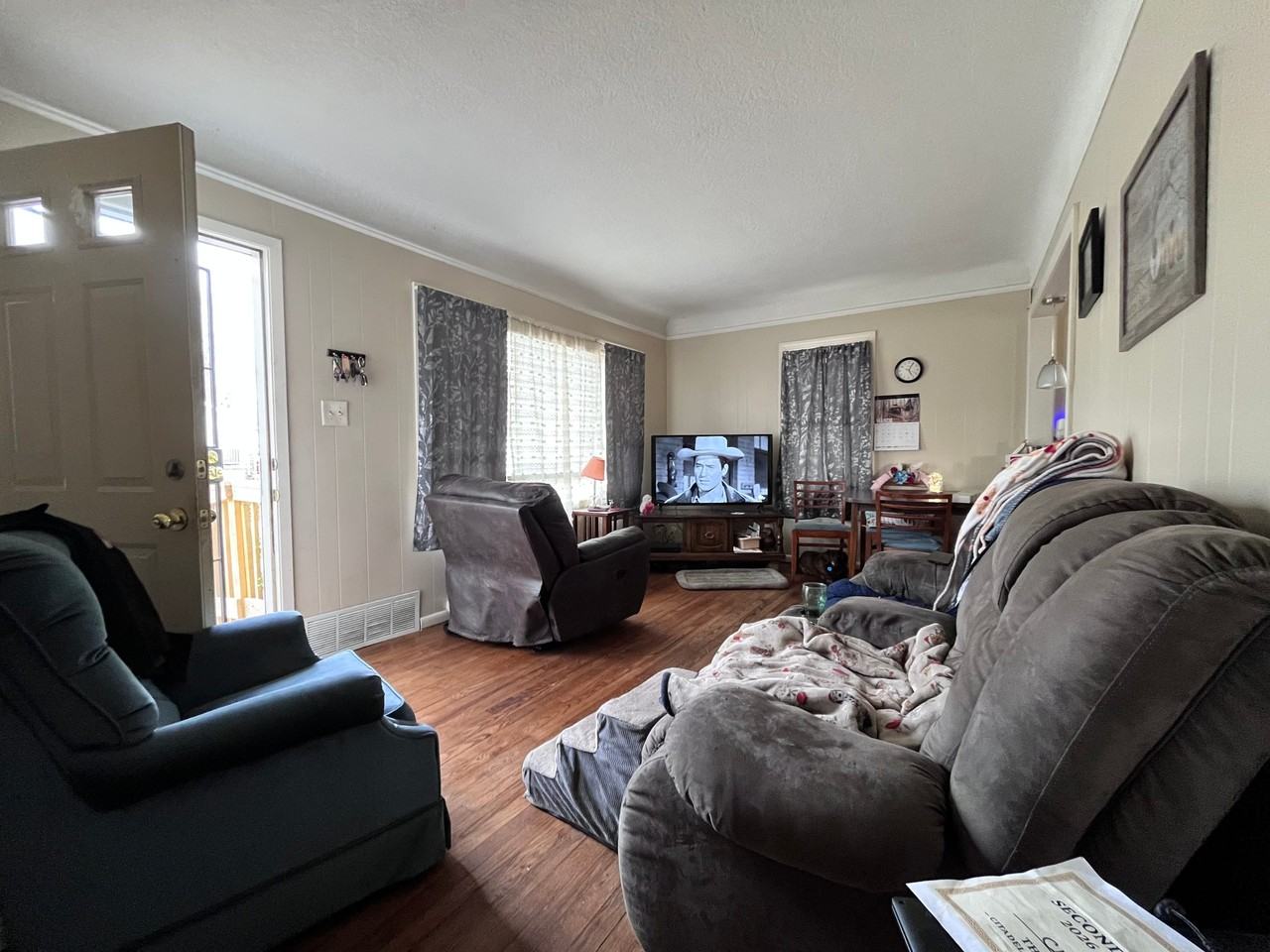 3007 Mahaska Ave #1 - Photo 5 of 9