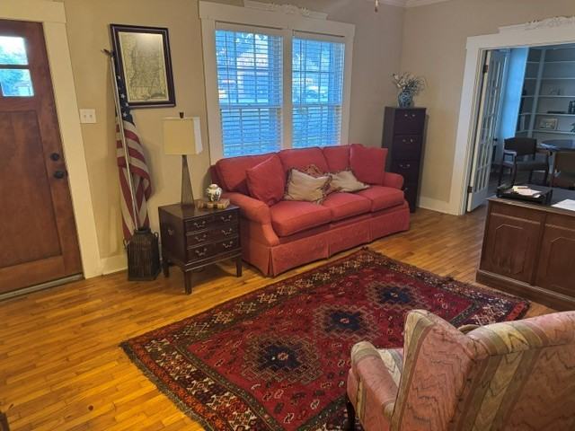 804 E Bankhead St #1 - Photo 4 of 13