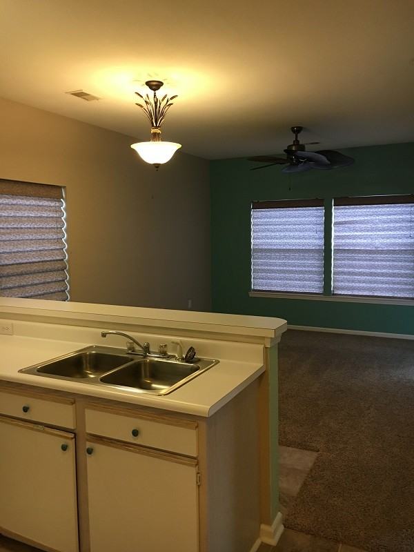1302 River Oaks Dr #4A - Photo 4 of 10