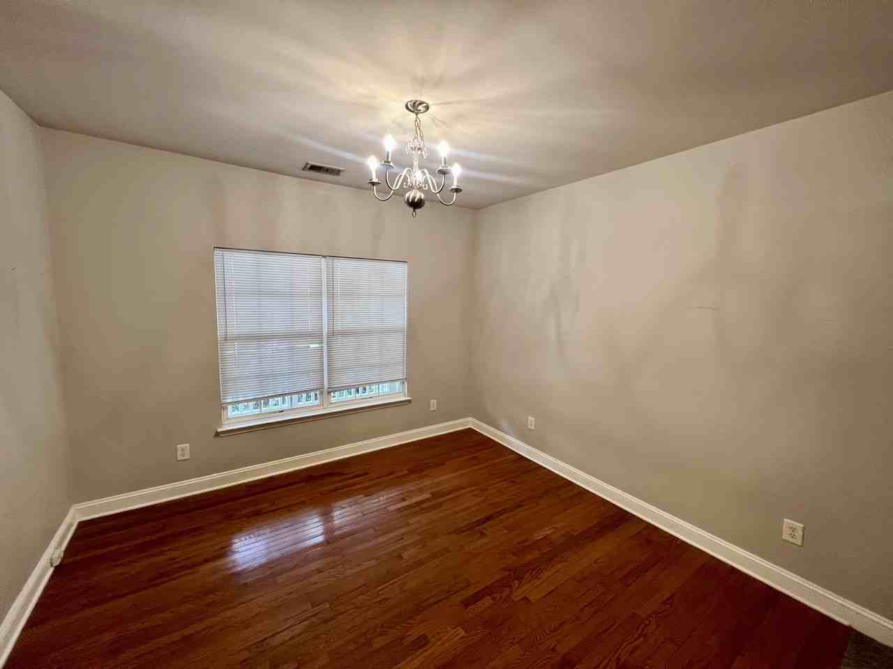 104 Heatherlock St #1 - Photo 5 of 9