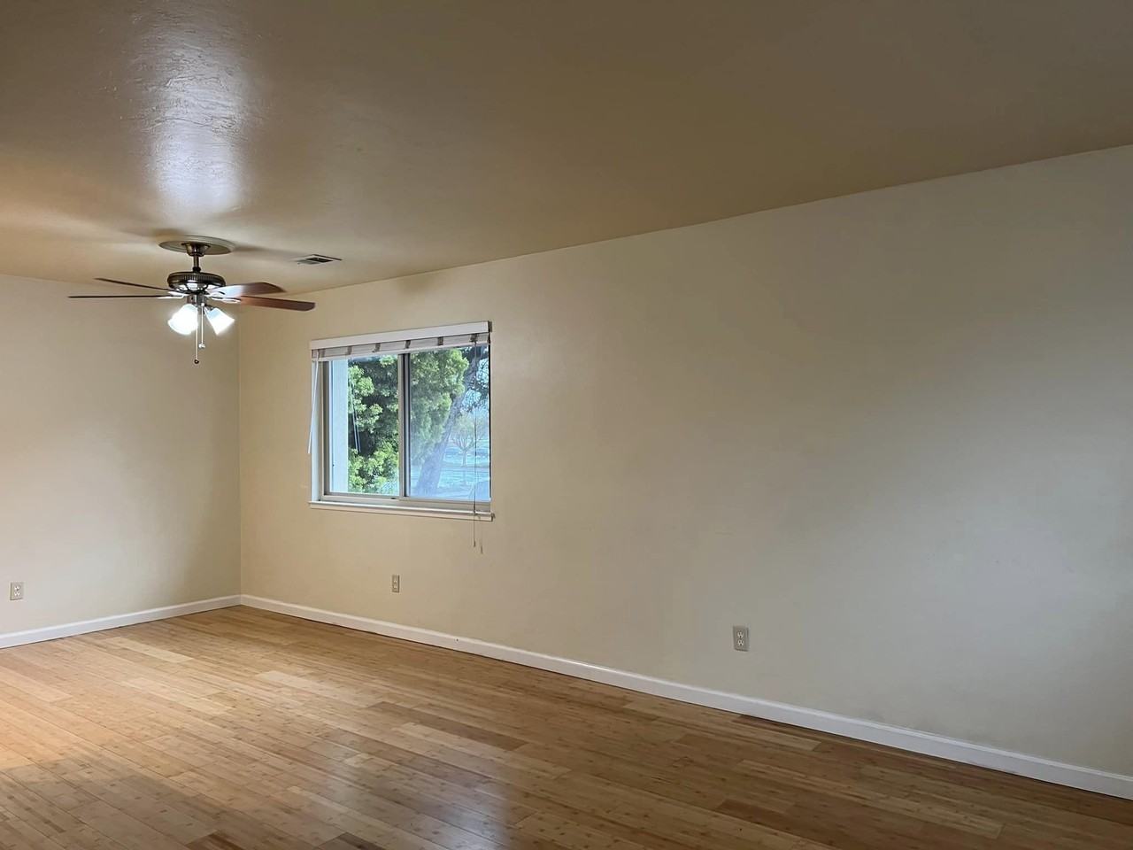 1819 Cherokee Dr #4 - Photo 3 of 15