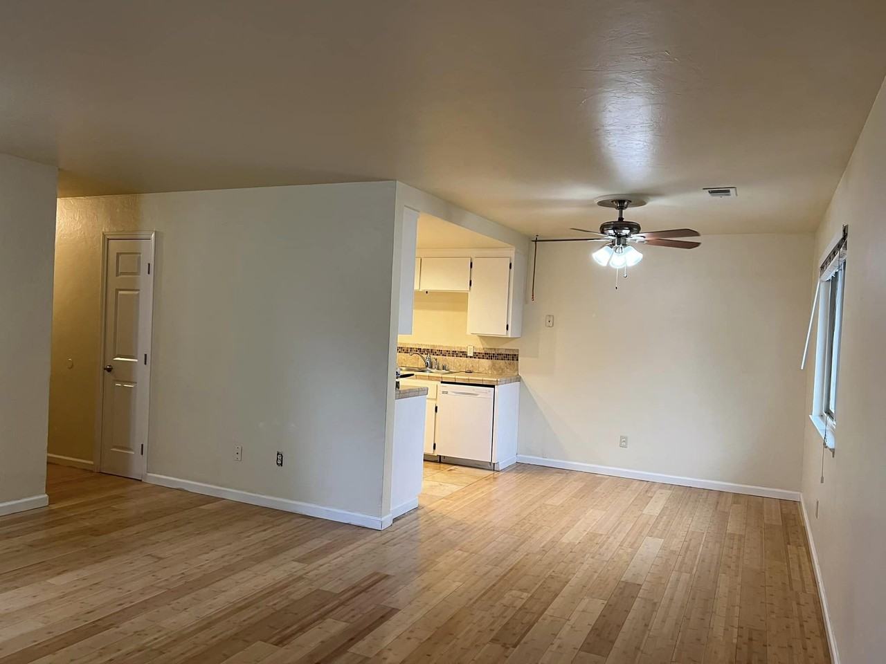 1819 Cherokee Dr #4 - Photo 4 of 15