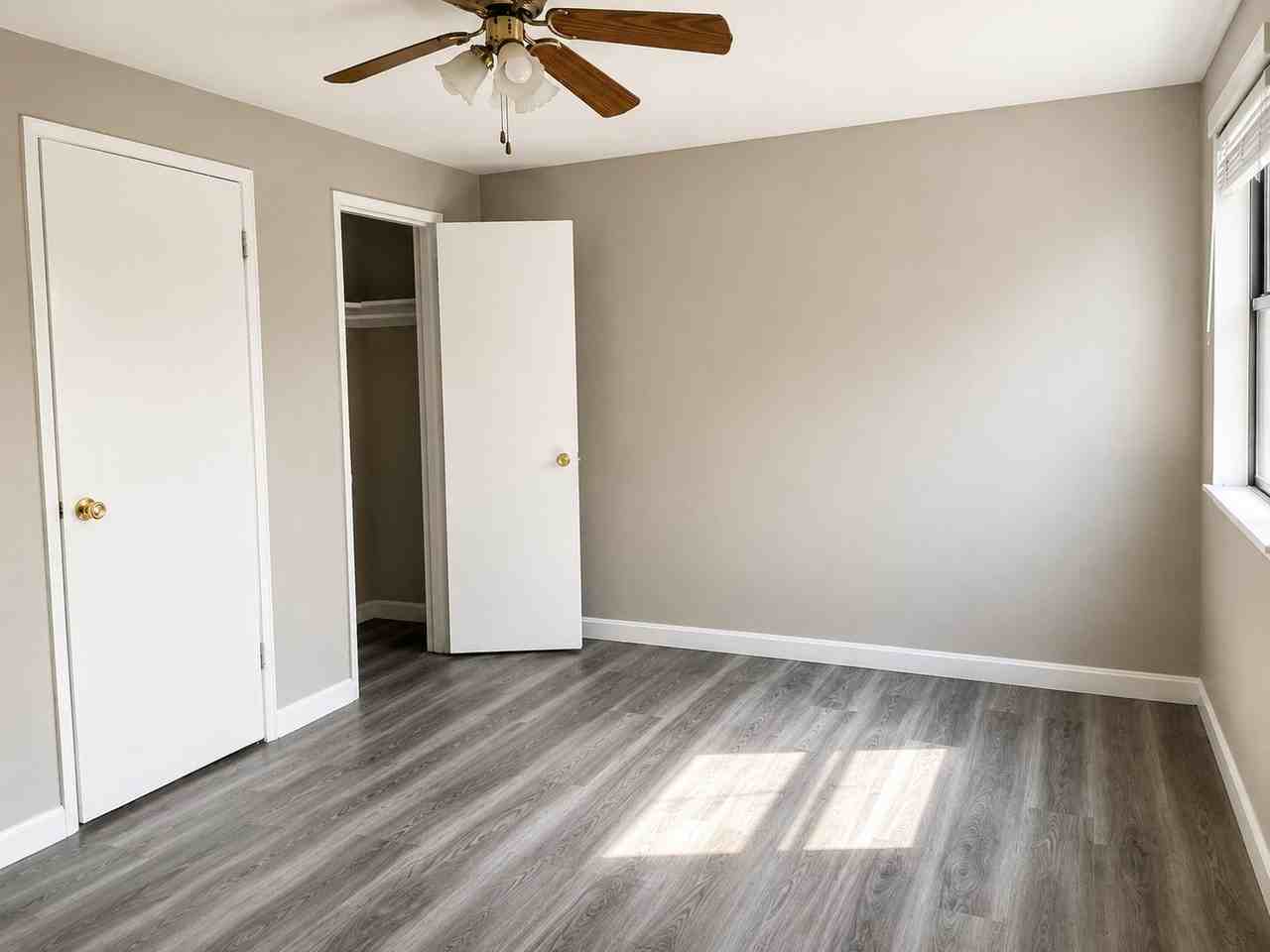 *** Pet Friendly Apartments in Mt. Lebanon * Near Castle Shannon T Stop * Affordable and Spacious Apartments *** - Photo 2 of 15
