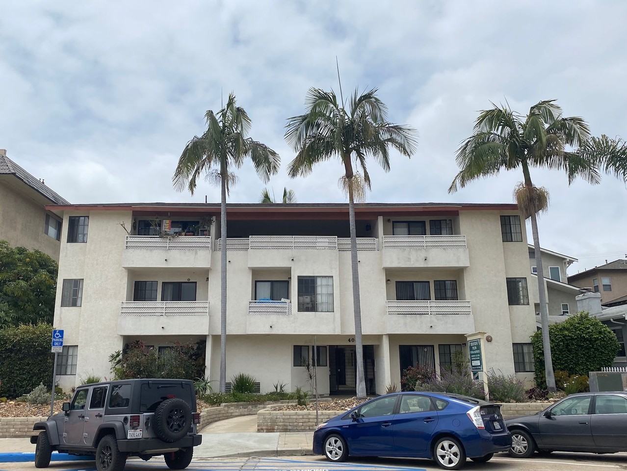 Hillcrest Palms Apartments - Photo 5 of 43