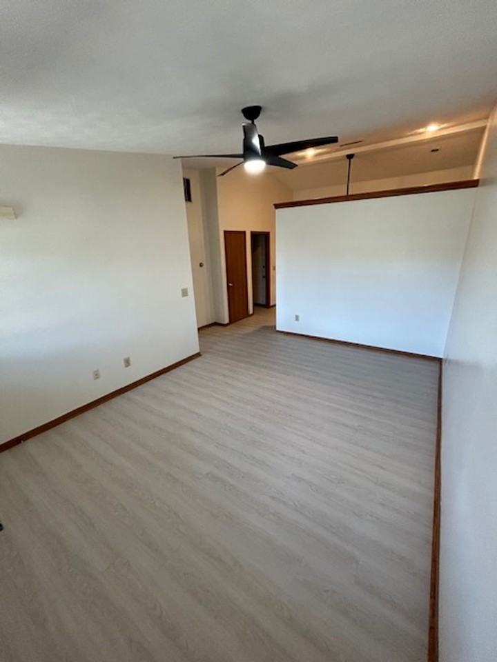 1565 Wayne St - Photo 6 of 15
