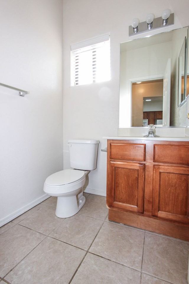 1060 Stratus Way - Photo 5 of 15