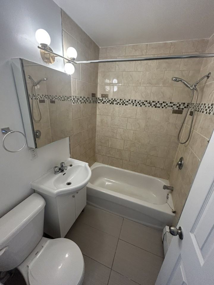2350 Av Mariette - Photo 2 of 20