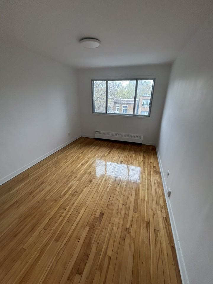 2350 Av Mariette - Photo 4 of 20