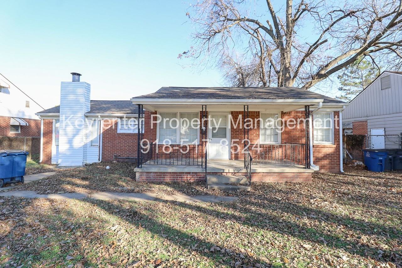 723 N Gary Pl