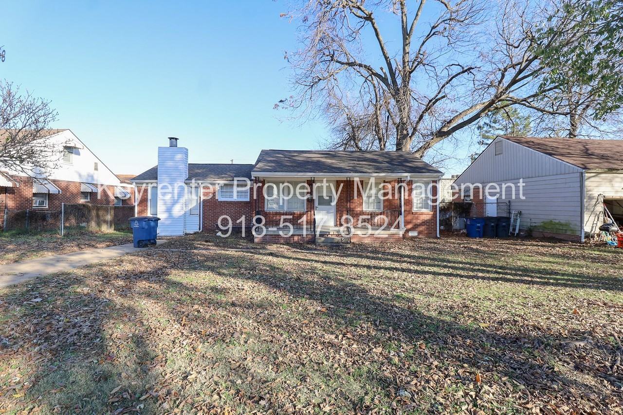 723 N Gary Pl - Photo 2 of 25