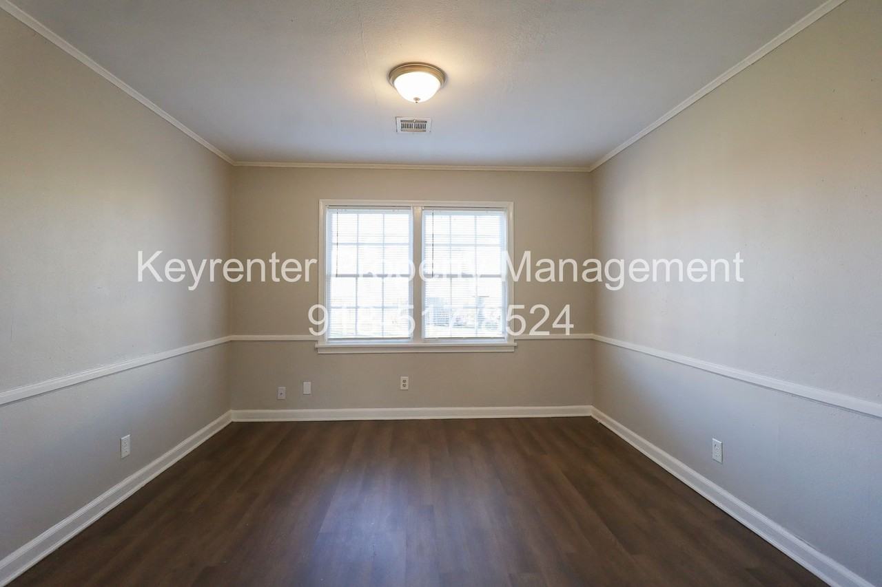 723 N Gary Pl - Photo 7 of 25