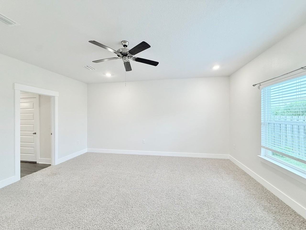 5768 Conley Ct - Photo 7 of 19