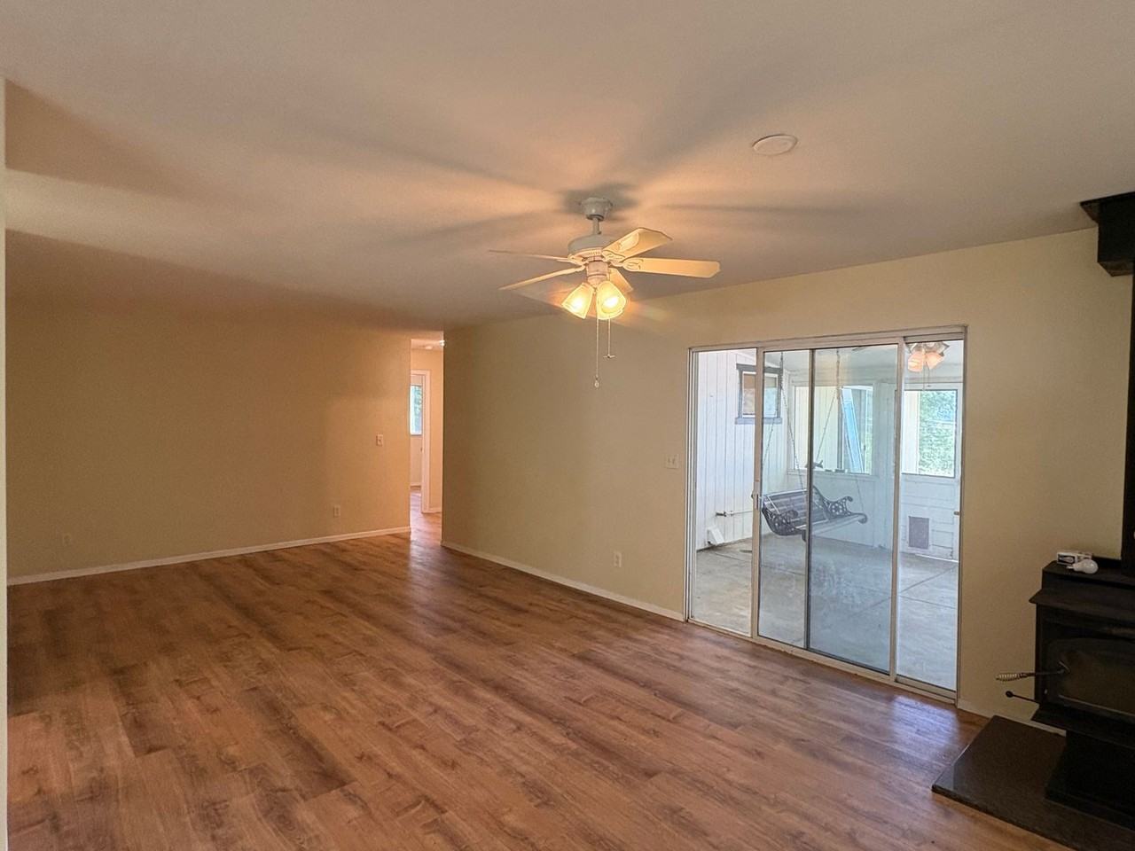 Hangtree Ln - Photo 4 of 11