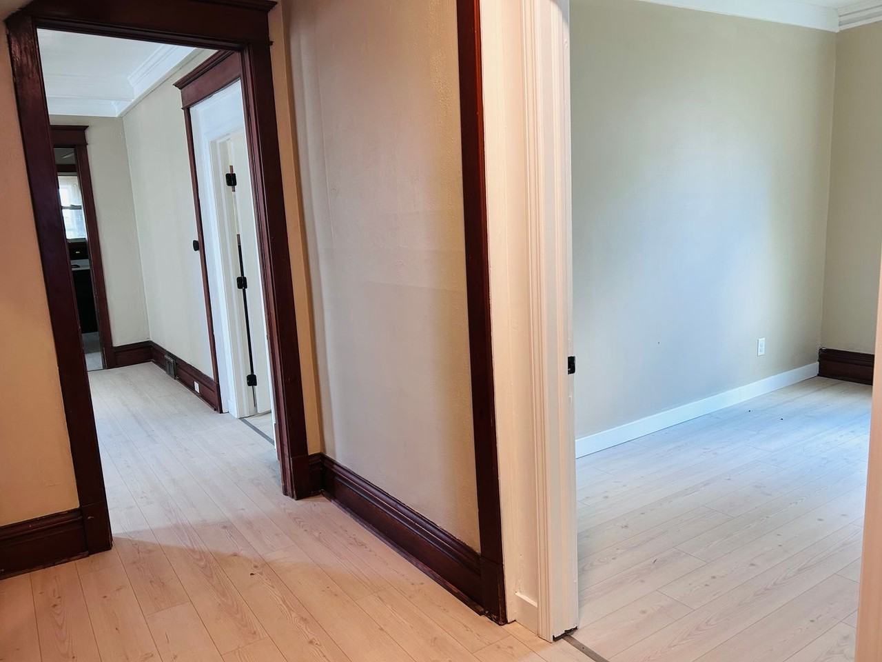 440 Winona St - Photo 4 of 15