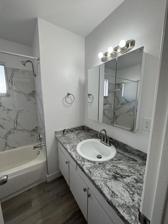 3158 E Packard Ave - Photo 5 of 7