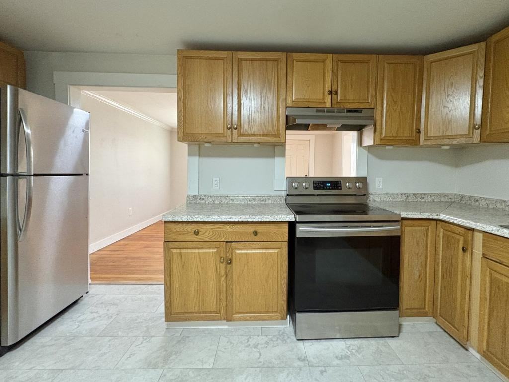 11 Boothby St Apt 1 - Photo 4 of 23