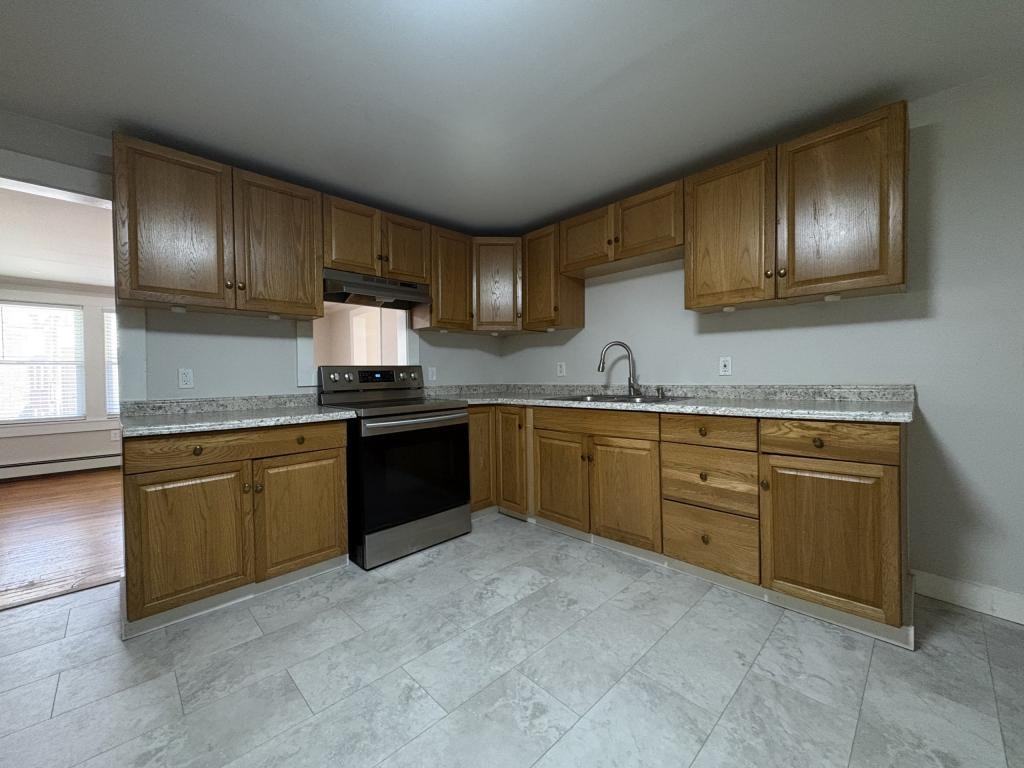 11 Boothby St Apt 1 - Photo 5 of 23