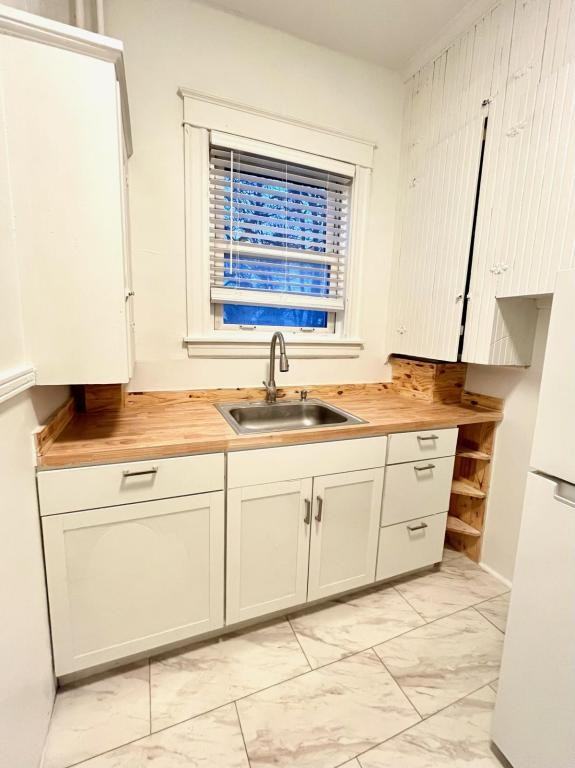 237 High St Apt 5 - Photo 2 of 9