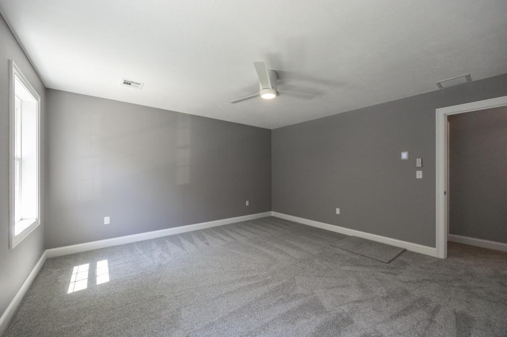 122 Canal St - Photo 3 of 18