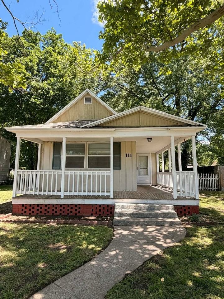 111 N Gray Ave