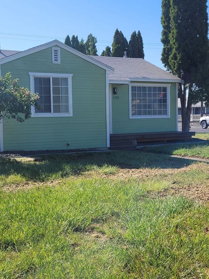 1330 C St Sw - Photo 2 of 25