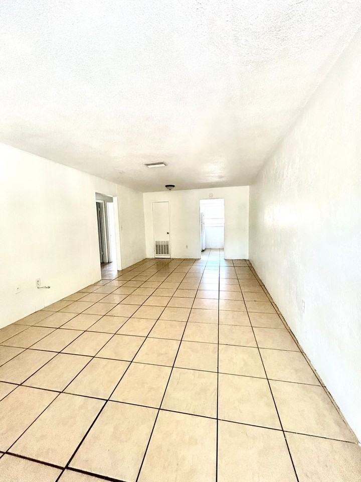 1225 Kennedy Rd - Photo 2 of 9