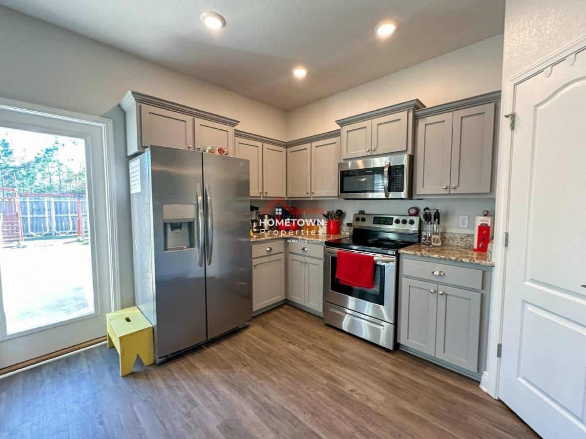 3613 Conley Dr - Photo 3 of 10