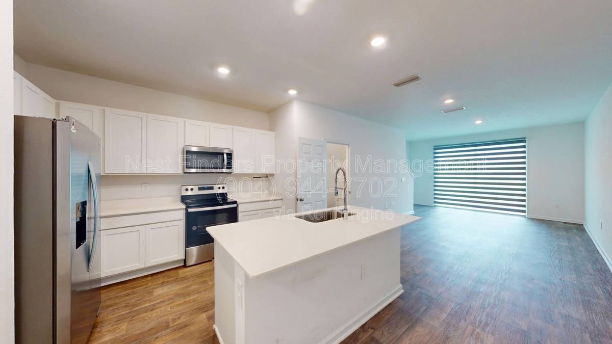 12730 Barrack Ln - Photo 3 of 10