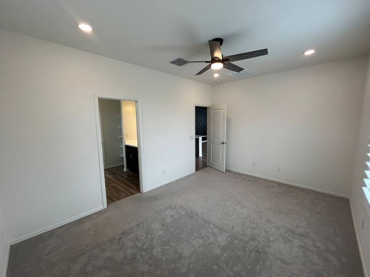 18023 W Soft Wind Dr - Photo 6 of 10