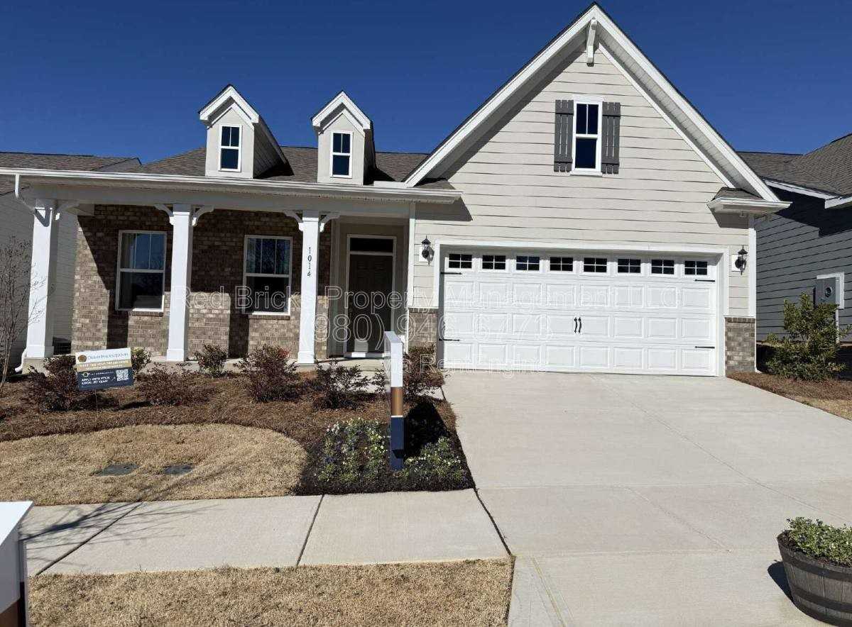 1014 Mapletree Ln - Photo 2 of 10