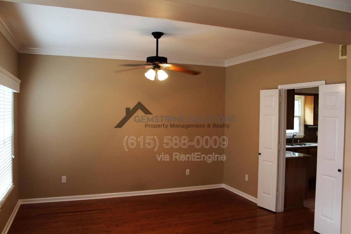 430 Maplegrove Dr - Photo 6 of 10