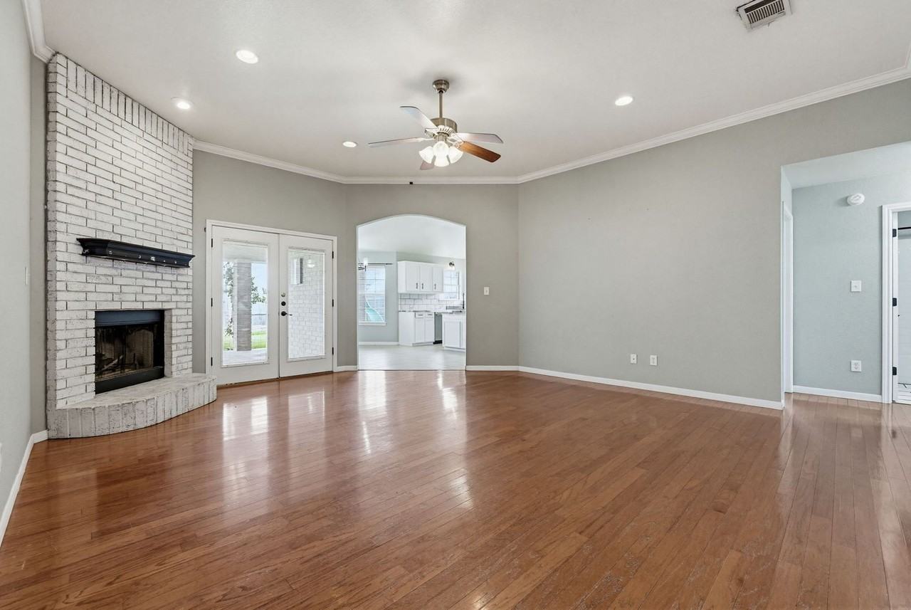 4400 Esta Lee Ave - Photo 2 of 15
