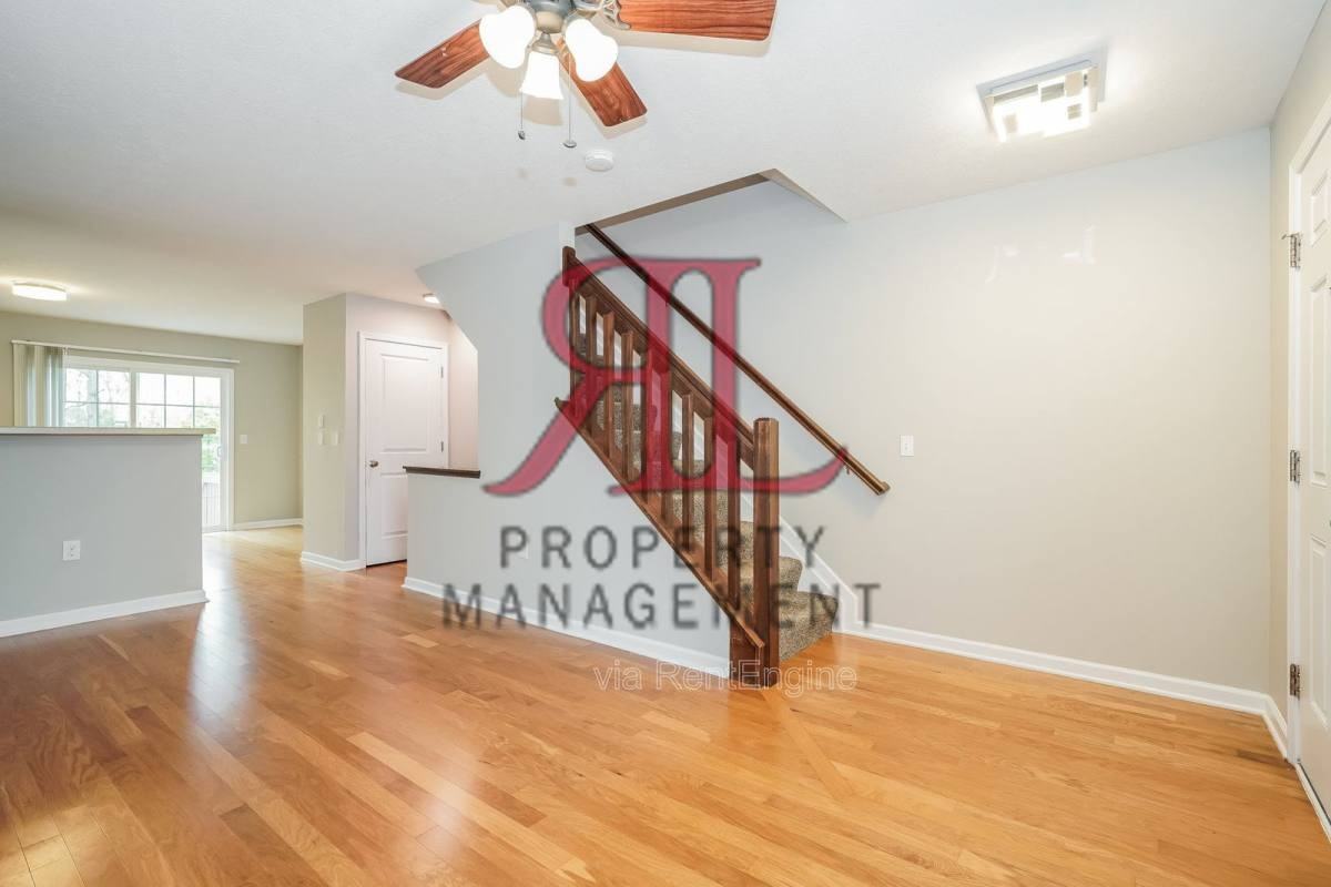 5807 Bridgehampton Dr - Photo 3 of 10