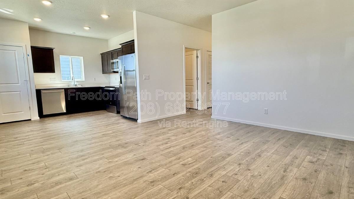 5102 E Norma Ave - Photo 3 of 10