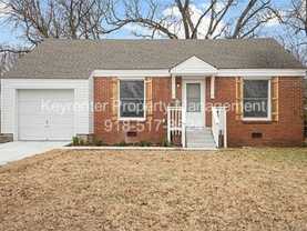 537 S Marion Ave - Photo 1 of 1