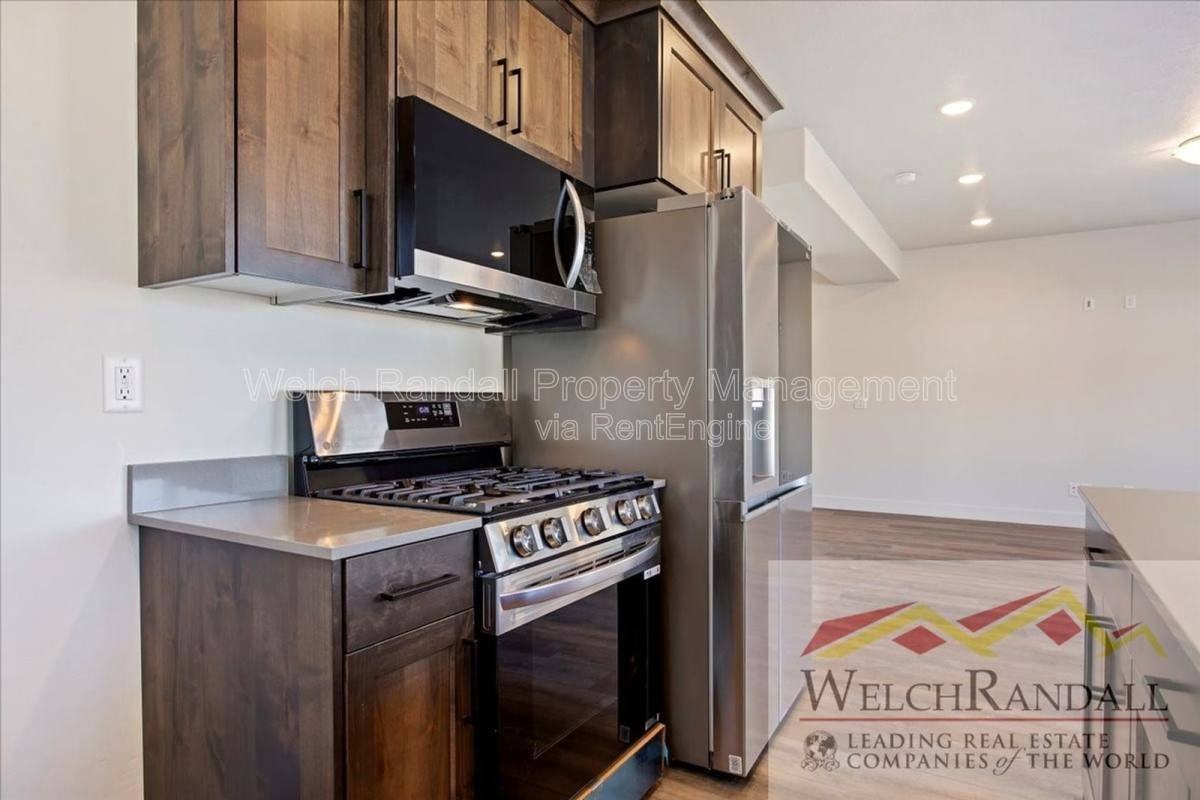 265 W 690 N - Photo 7 of 10