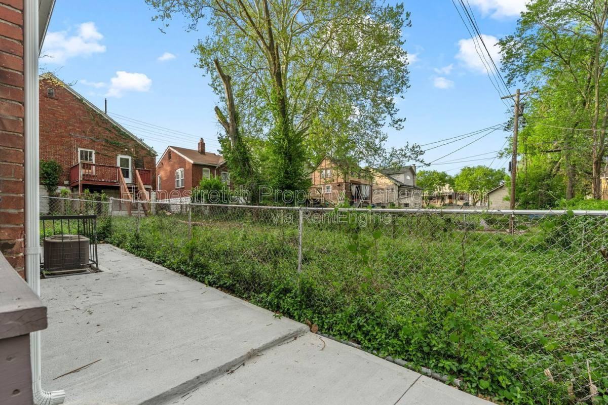 7135 Woodrow Ave - Photo 3 of 9